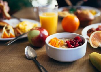 Depending on your lifestyle, food and vegetables should almost always be present in your breakfast — and certainly in your diet.