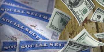 A large group of seniors gets new Social Security paycheck