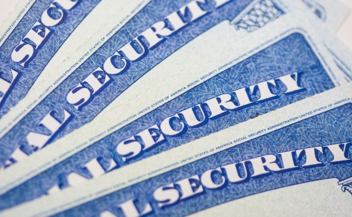 Find out the minimum requirements to get Social Security paycheck