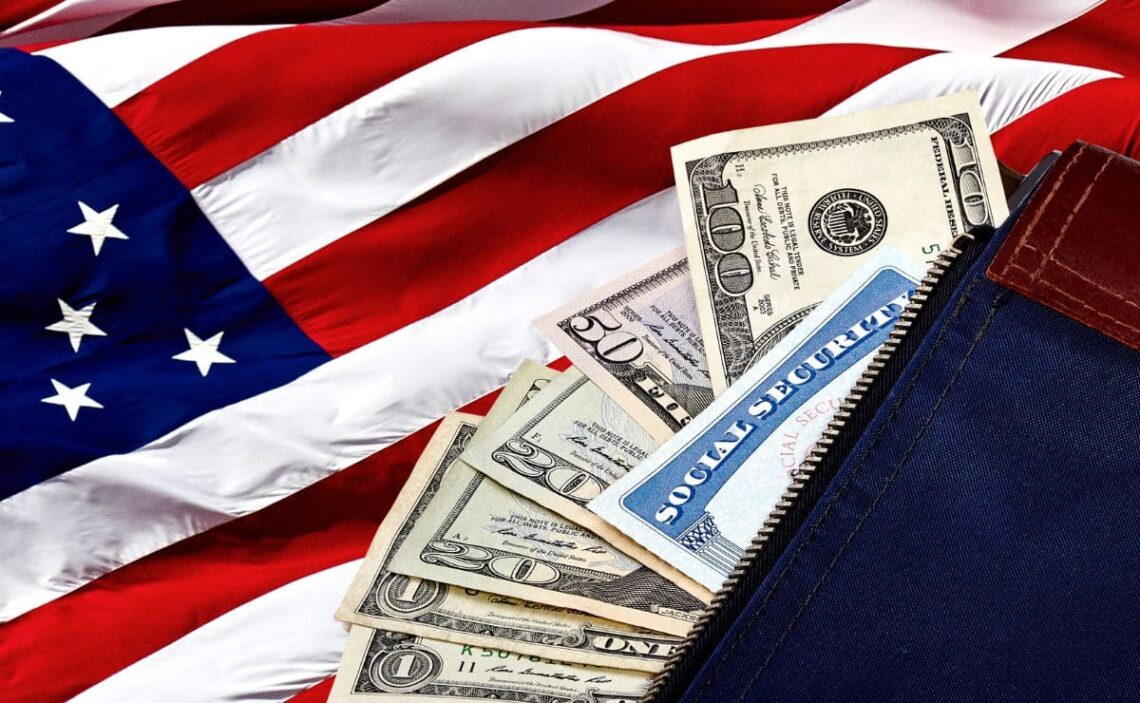 Americans should not rely only in Social Security monthly paycheck