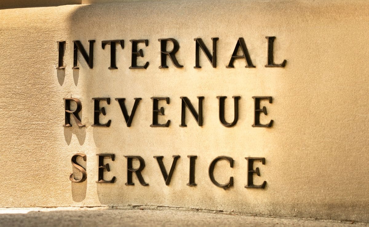 IRS extended tax return schedule in some States