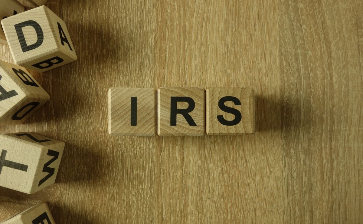 When does the IRS start paying tax refunds in 2024?
