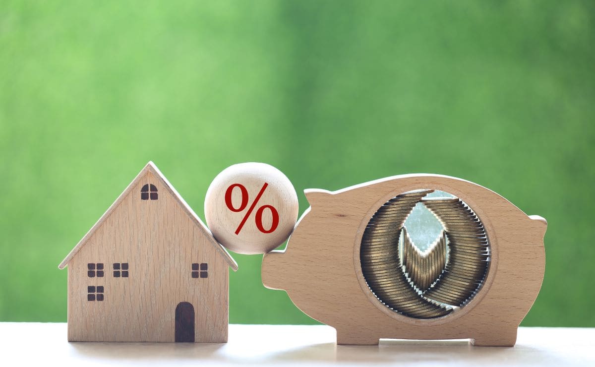 Real Estate - This is the percentage of earnings that should go to pay mortgage