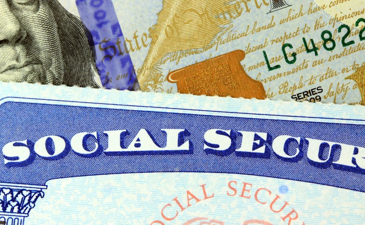The amount of the Social Security SSI check depends on the monhtly income