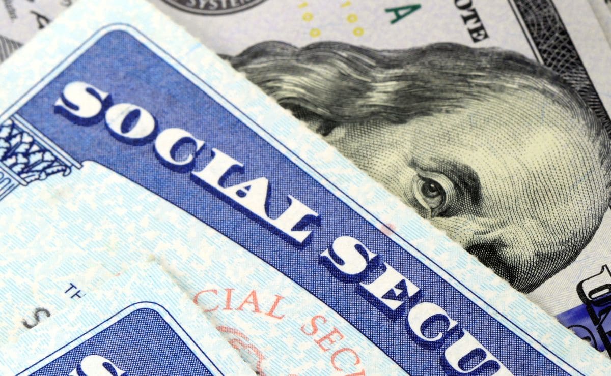 You have to meet two mandatory requirements to get a Social Security retirement benefit
