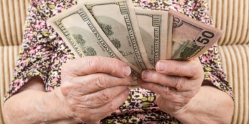 65-years-old retirees will be able to collect the new retirement check from Social Security