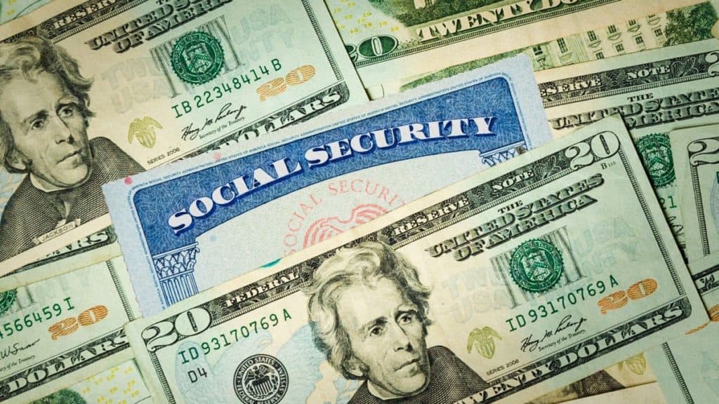 U.S. Government pays next Social Security retirement check in few hours