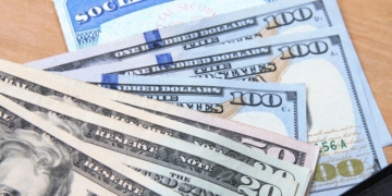 A woman has stolen more than 90,000 dollars to the Social Security Administration