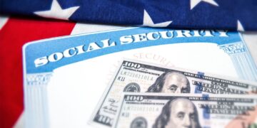 Retirees and people with disabilities will get this increase in their Social Security checks in 2025