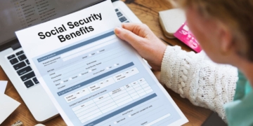 Pensioners over 65 will have access to the next Social Security payment only if they meet two conditions