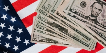 Social Security is sending new average benefits to 62 years old retirees in 2025