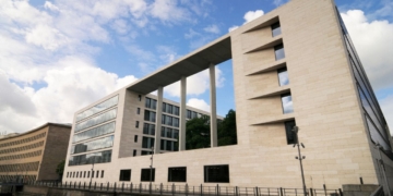 VA workers must go back to their offices to work