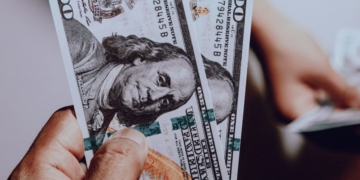 Extra Social Security Payment Arrives This Week: Who Gets Up to $1,450 in April?