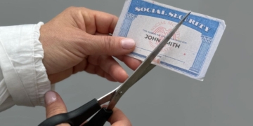 Social Security may block payments to retirees and disability recipients in May 2025