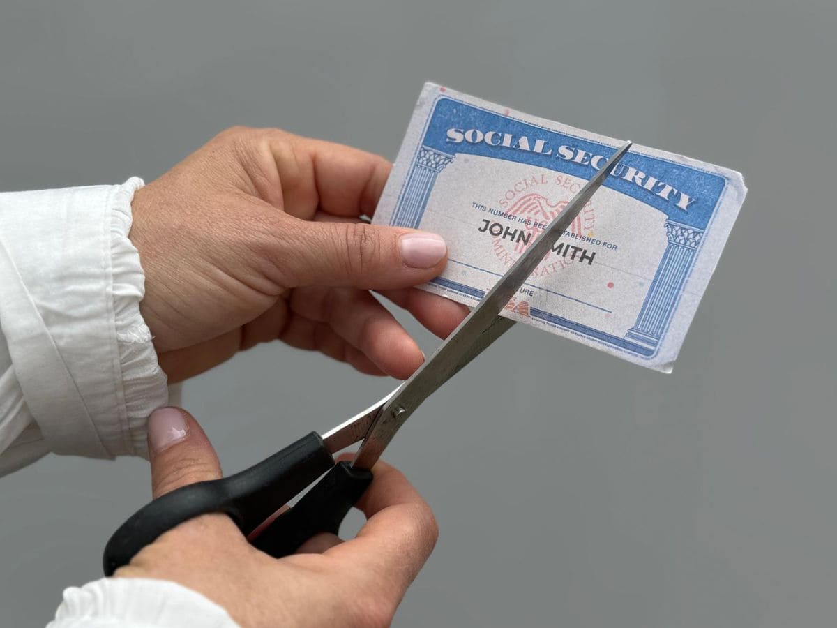 Social Security may block payments to retirees and disability recipients in May 2025