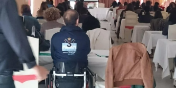 Francisco Zuasti asistiendo a un evento sobre accesibilidad.