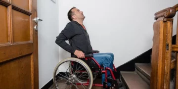 6 de cada 10 personas con discapacidad no pueden acceder de la calle a su portal, sintiéndose presos