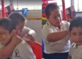 El abrazo viral de un niño con Síndrome de Down a su compañero con autismo