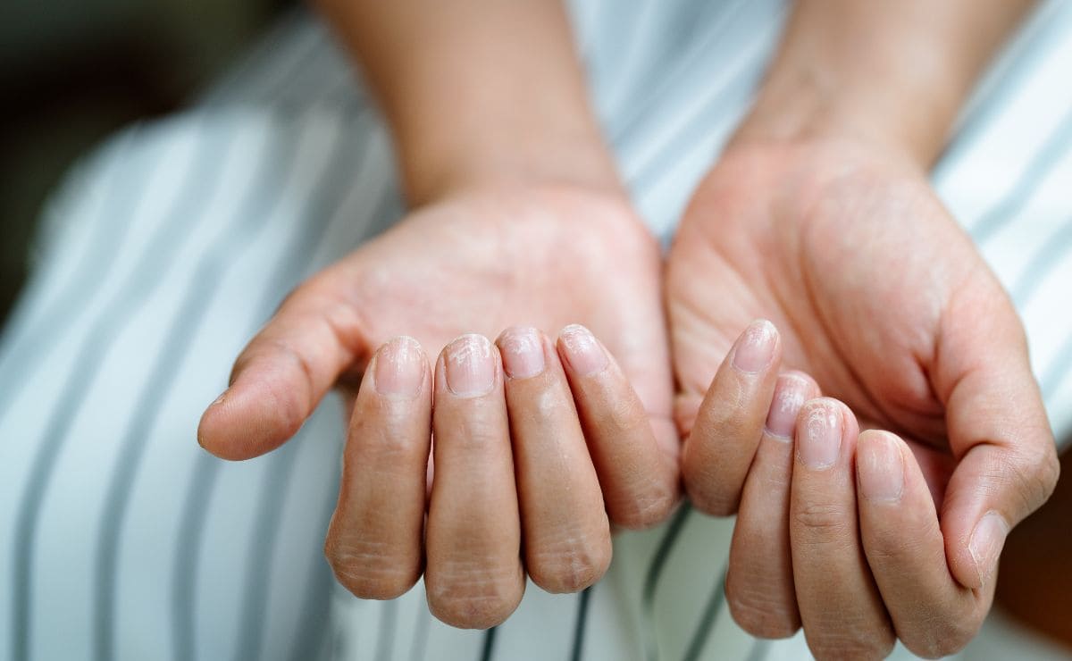 Acaba con las uñas débiles 