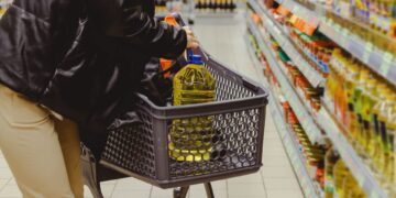 Aceite de oliva virgen extra en supermercado