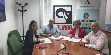 Firma del acuerdo entre Kalmar y Fundación Adecco