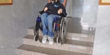Adrián, el joven que tienes problemas de accesibilidad en su vivienda