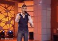 Adrián Martín cantando