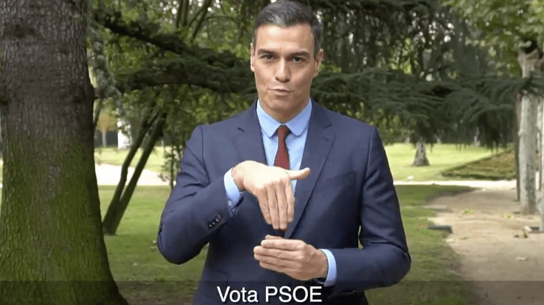 Pedro Sánchez interpretando en lengua de signos
