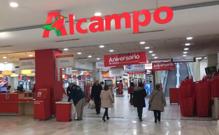 Alcampo planta cara a Amazon con el mejor robot aspirador y friegasuelos que triunfa en las rebajas