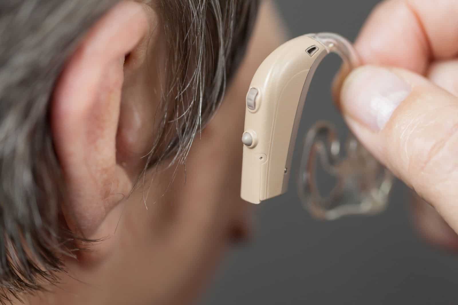 Suministrarán audífonos a las personas sordas con dificultades económicas