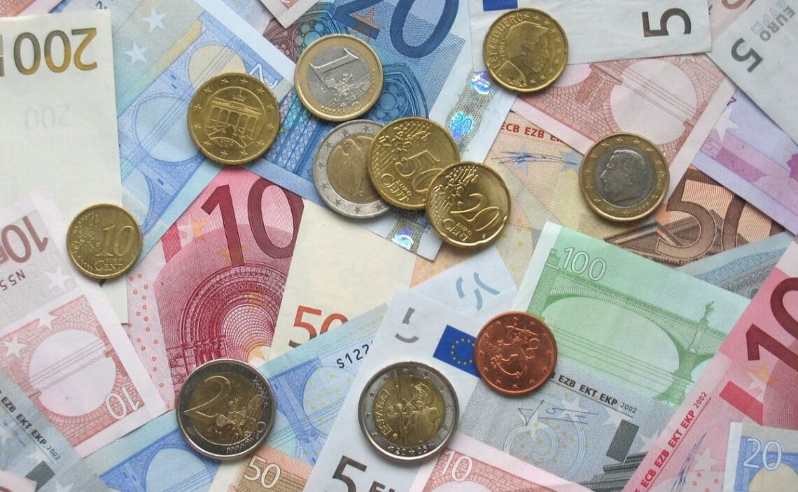 Aviso del Banco de España sobre el cambio de Monedas y billetes