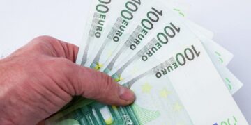 Ayuda del SEPE de 480 euros./ Foto de Canva