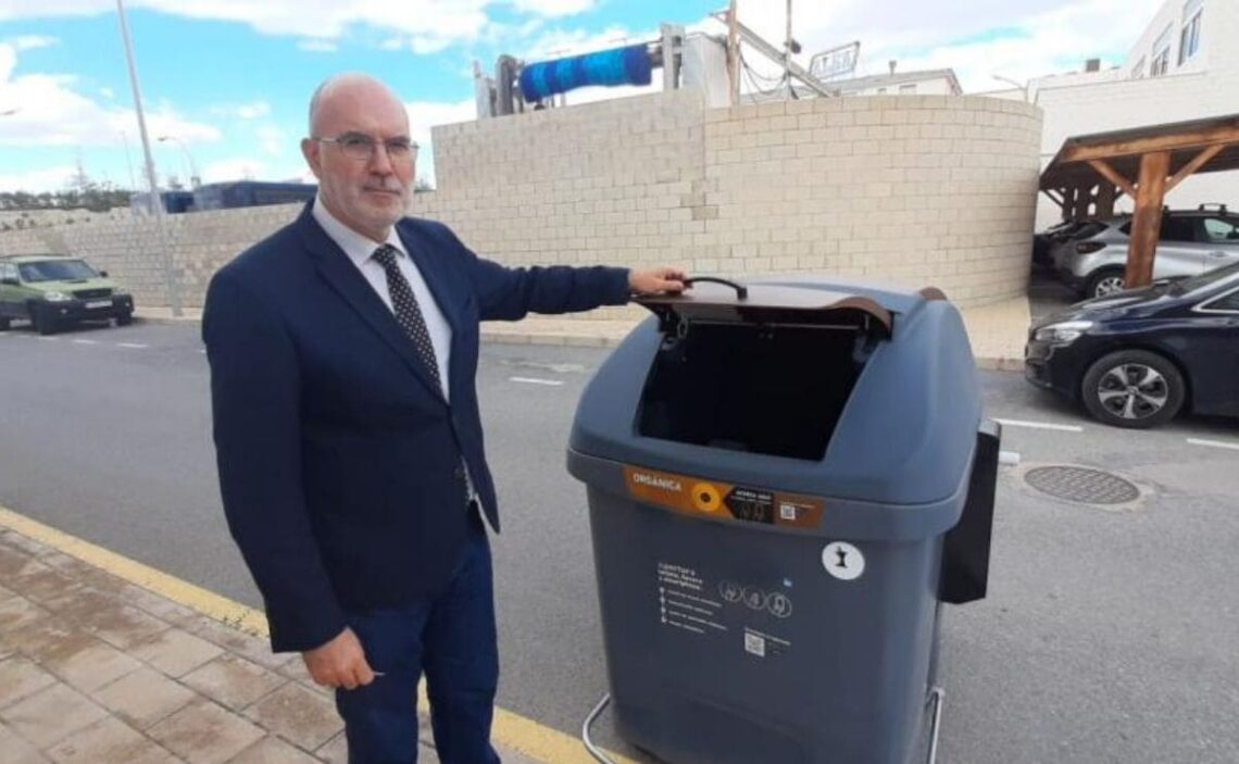 Ayuntamiento Alicante contenedor residuos organicos accesible braille