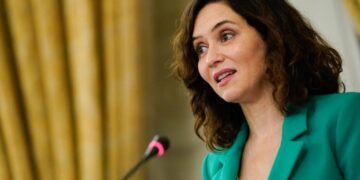 Isabel Díaz Ayuso anuncia ayudas para personas mayores