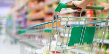 La OCU informa de que muchos supermercados no aplican bien la rebaja del IVA en algunos productos