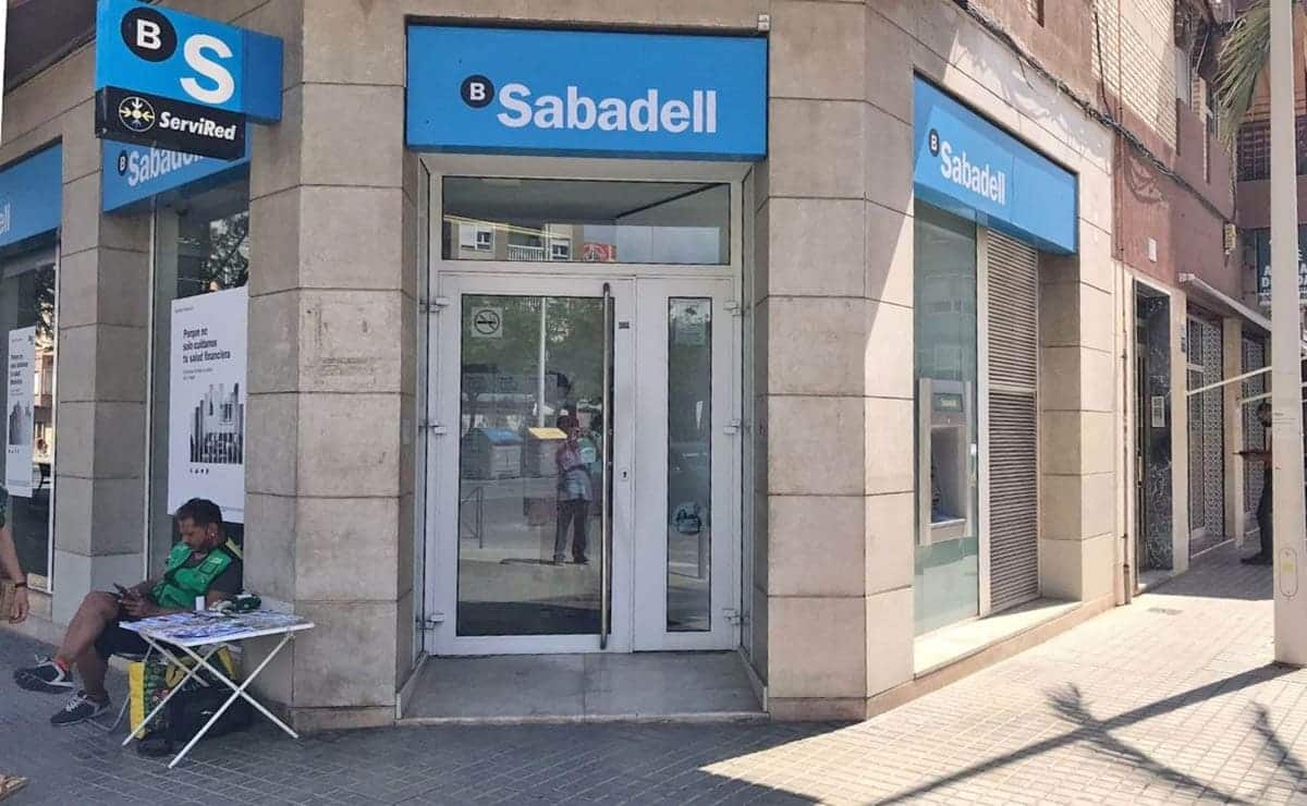 Banco Sabadell paga extra pensiones