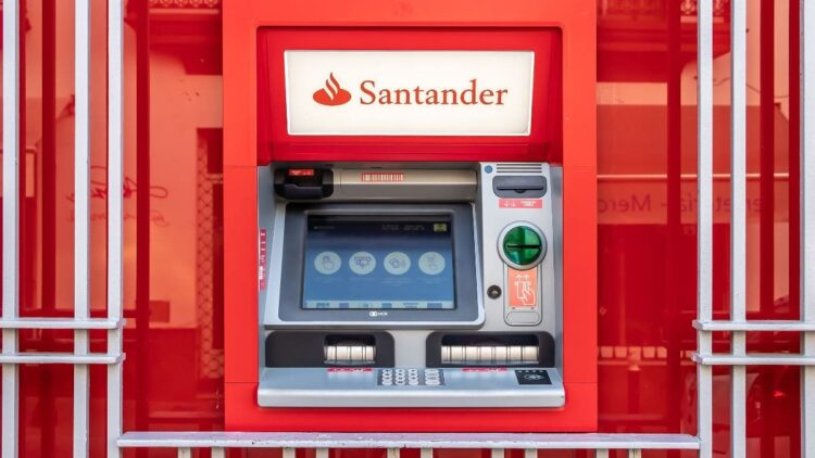 Ingresar dinero en cajero de Banco Santander