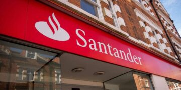 Domiciliar nómina en Banco Santander./ Licencia Adobe Stock
