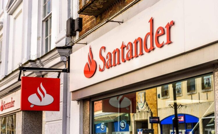 Banco Santander./ Licencia Adobe Stock
