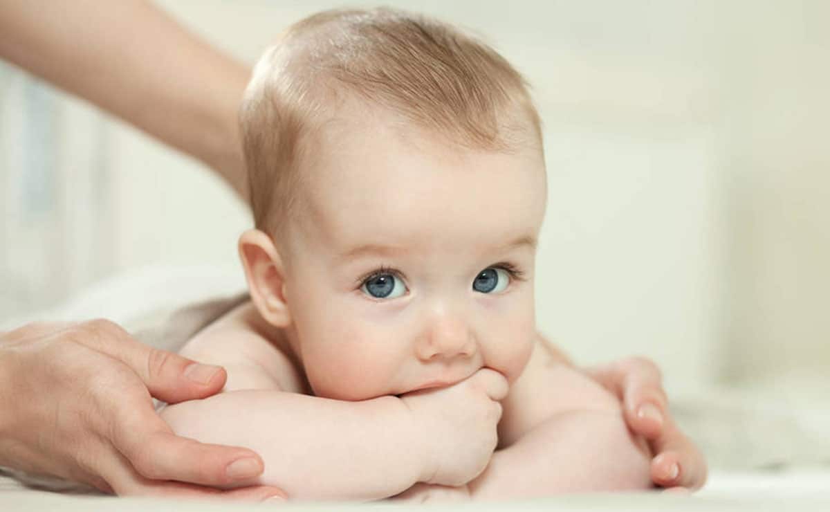 bebé sano
