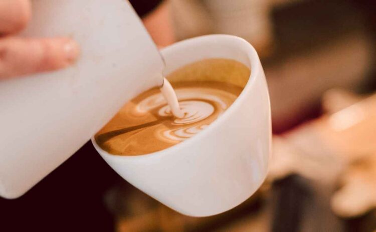 Café con cafeína para bajar los triglicéridos