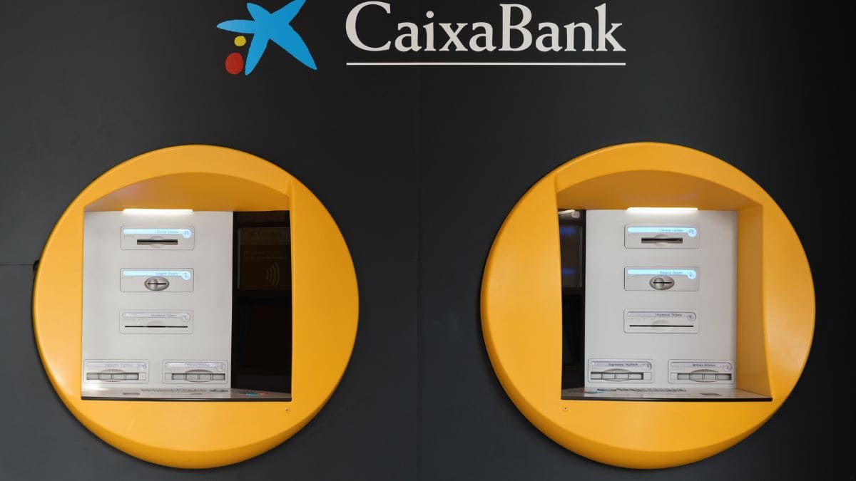 Cajero automático, CaixaBank, banco