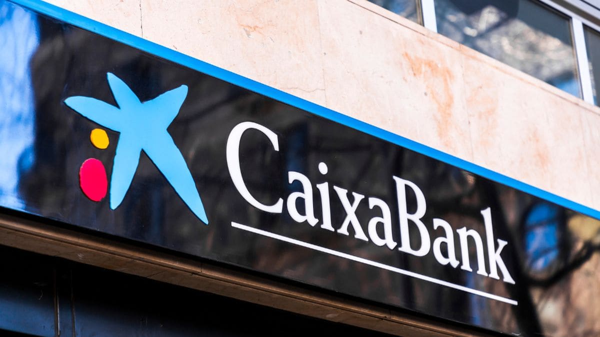 CaixaBank, dinero, clientes