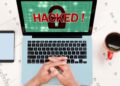 Caixabank avisa de como averiguar si te han hackeado la webcam