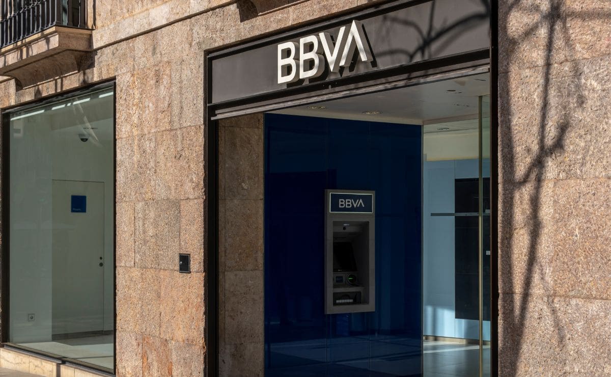 Funciones cajero automático de BBVA./ Licencia Adobe Stock