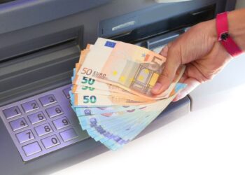 Ingresar dinero en efectivo en cajeros automáticos