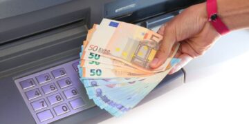 Ingresar dinero en efectivo en cajeros automáticos