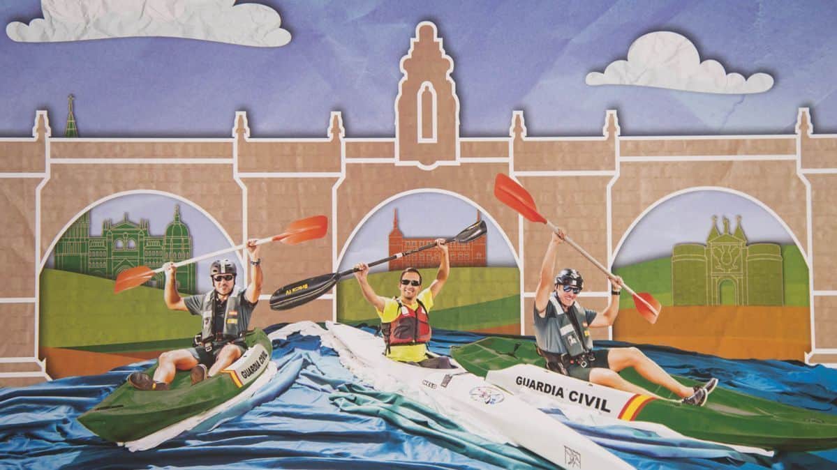 La Guardia Civil junto a personas con discapacidad dedican su calendario al Hospital de Parapléjicos