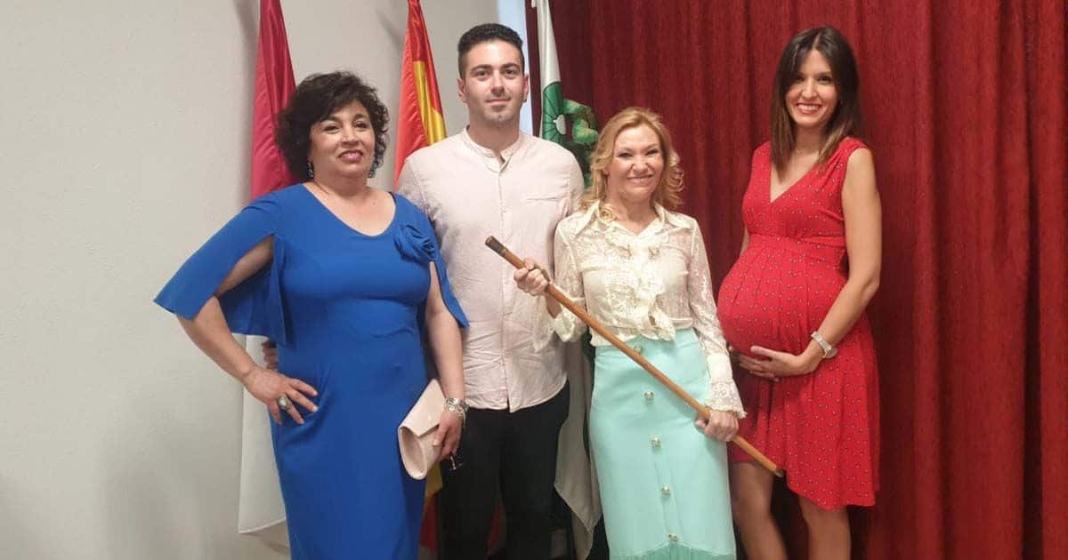 Toma posesión la primera alcaldesa con parálisis cerebral