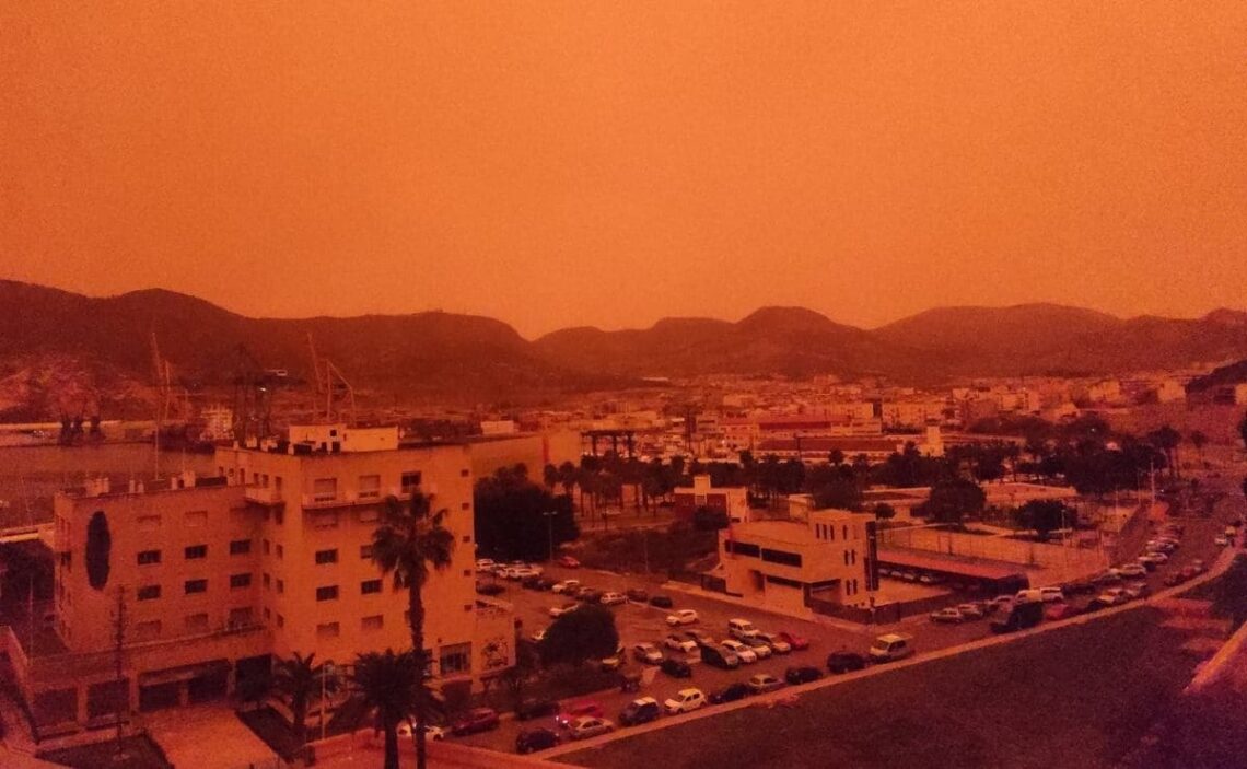 Cielo naranja calima